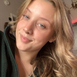 Meet your Posher, Hayley